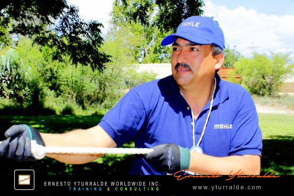 Team Building Honduras en La Ceiba | Taller de cuerdas bajas para fortalecer la comunicación