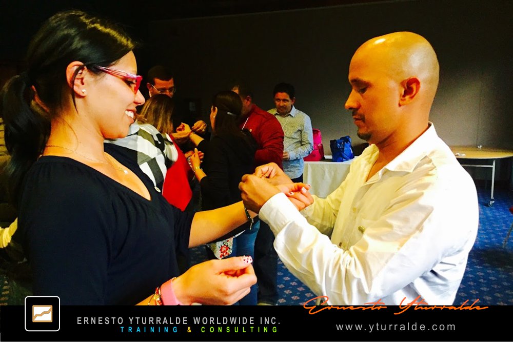 Team Building Honduras en La Ceiba | Taller outdoor de confianza y liderazgo situacional